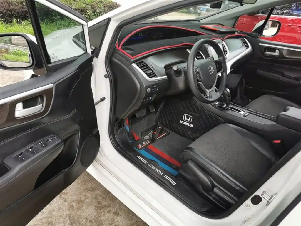 Honda Jade 2015 — фото 16