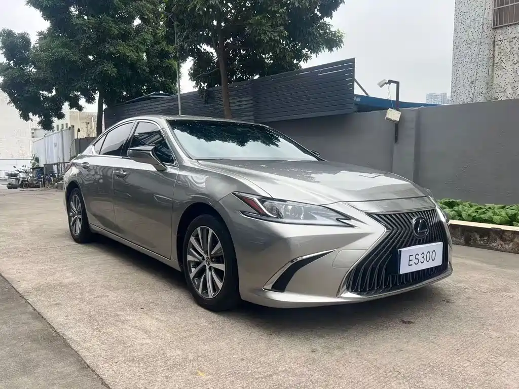 Lexus ES 2020 — фото 3
