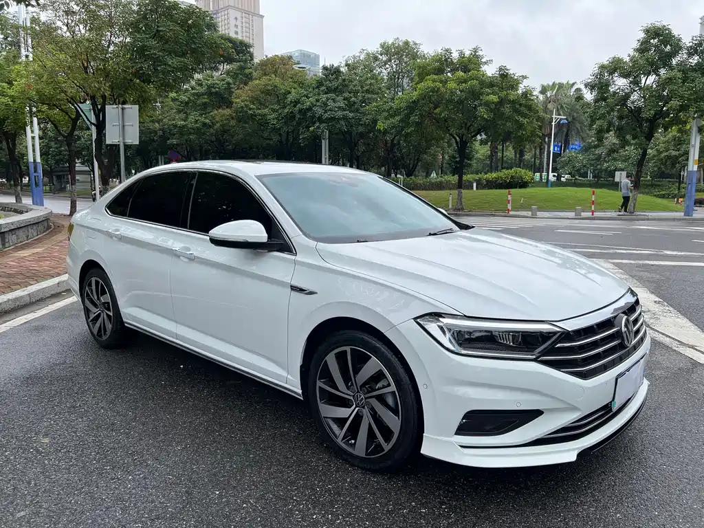 Volkswagen Sagitar 2019