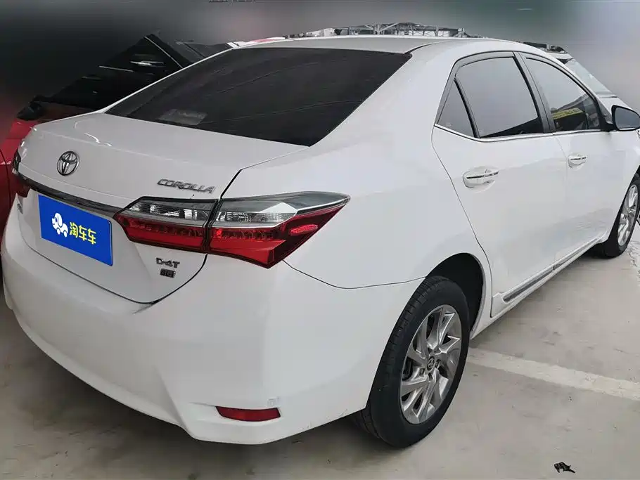 Toyota Corolla 2018 — фото 3