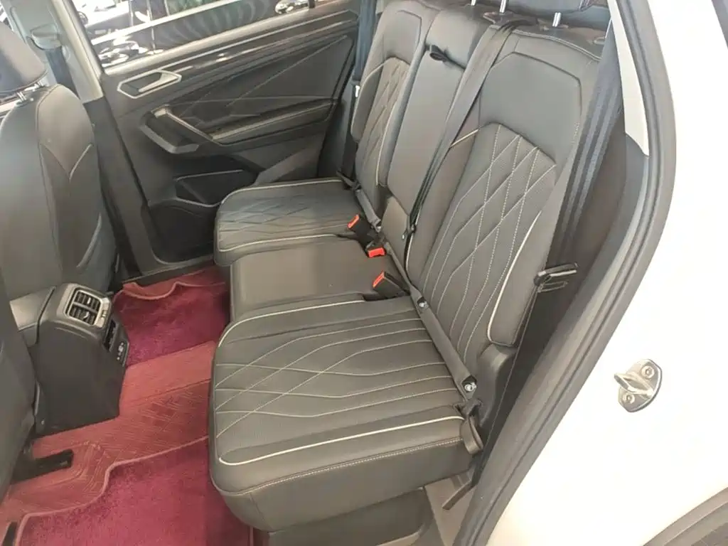 Volkswagen Tiguan L 2023 — фото 17