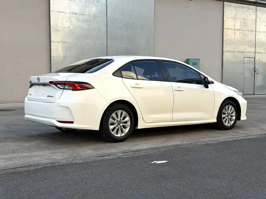 Toyota Corolla 2024 — фото 11