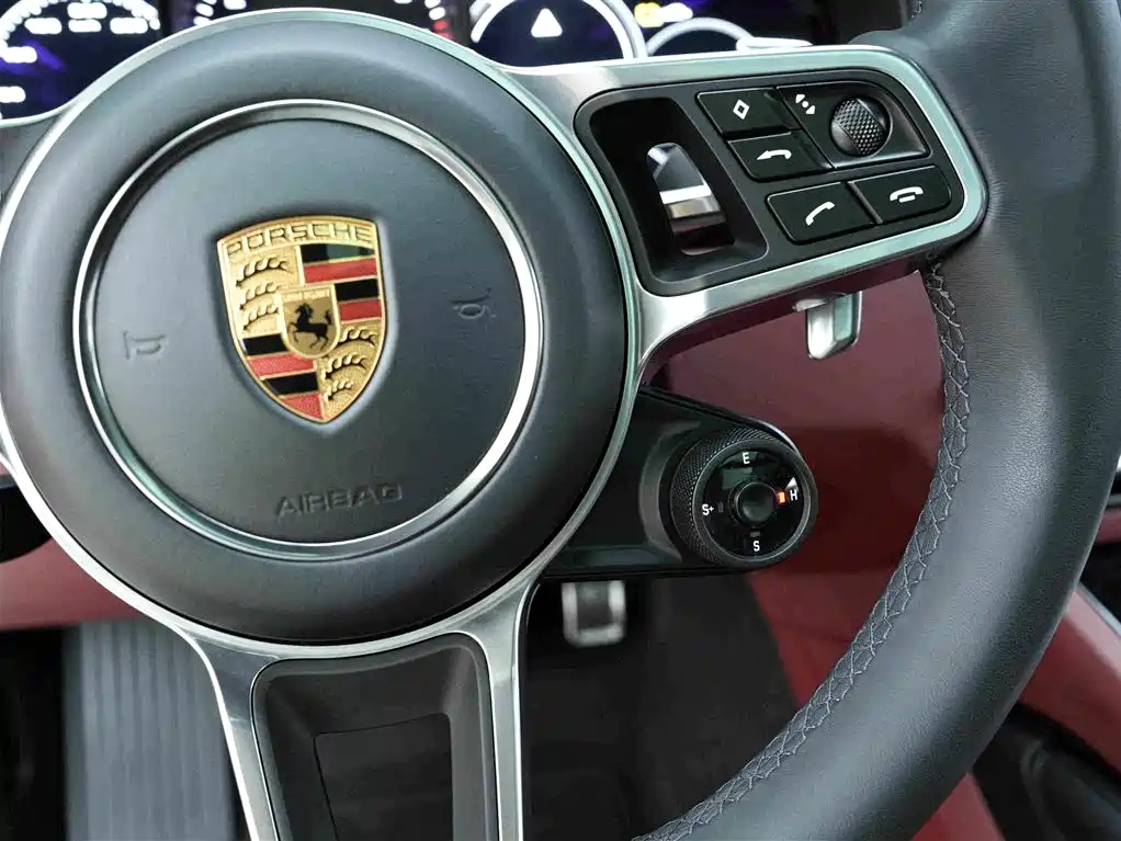 Porsche Cayenne Hybrid 2023 — фото 17