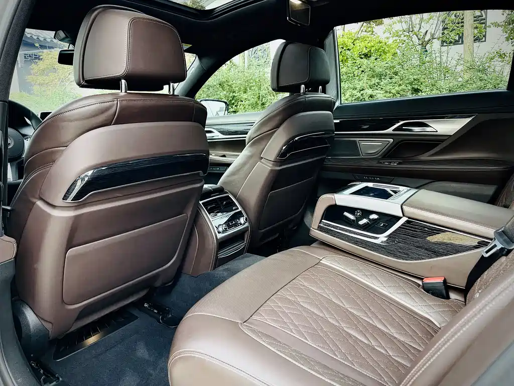 BMW 7 Series 2020 — фото 15