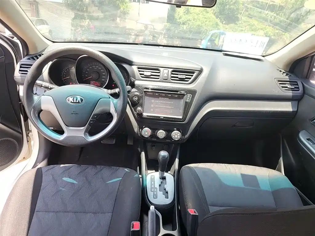 Kia K2 2015 — фото 10