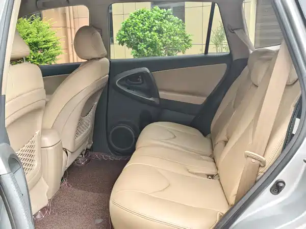 Toyota RAV4 2013
