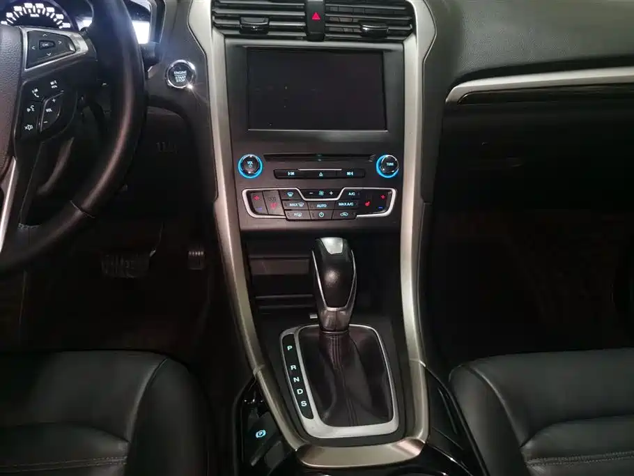 Ford Mondeo 2016 — фото 16