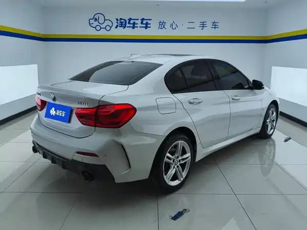 BMW 1 Series 2021