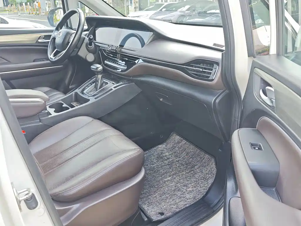 GAC Motor Trumpchi M6 2019 — фото 10