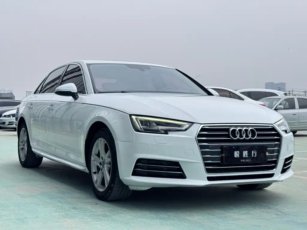 Audi A4L 2018 — фото 3