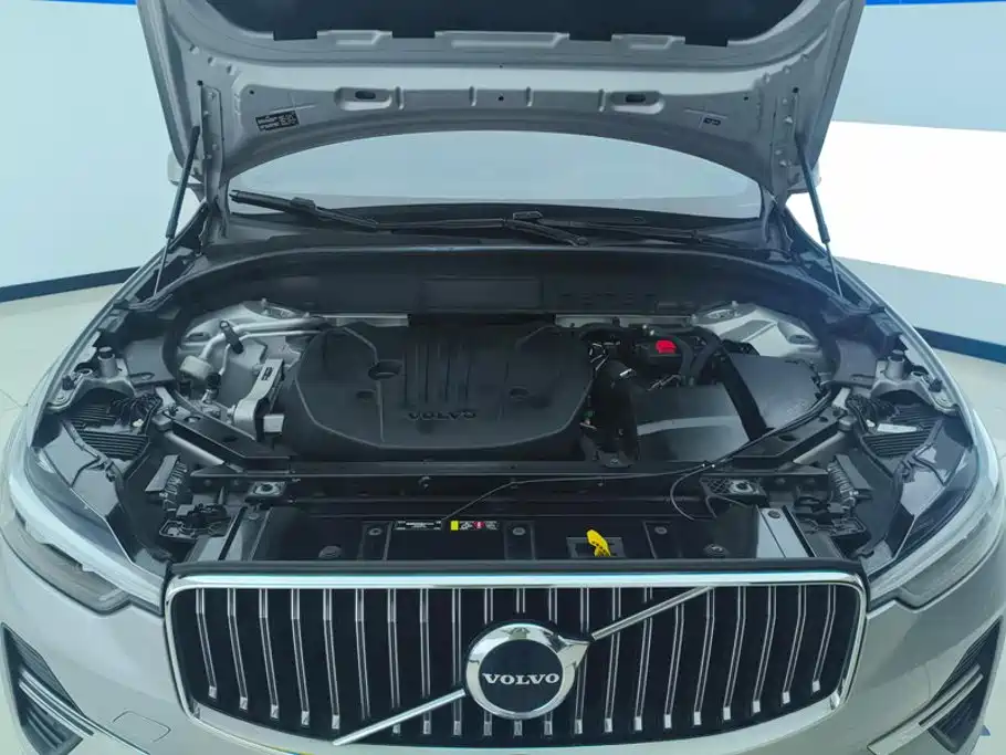 Volvo XC60 2021 — фото 10