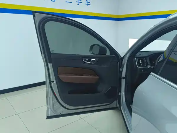 Volvo XC60 2021