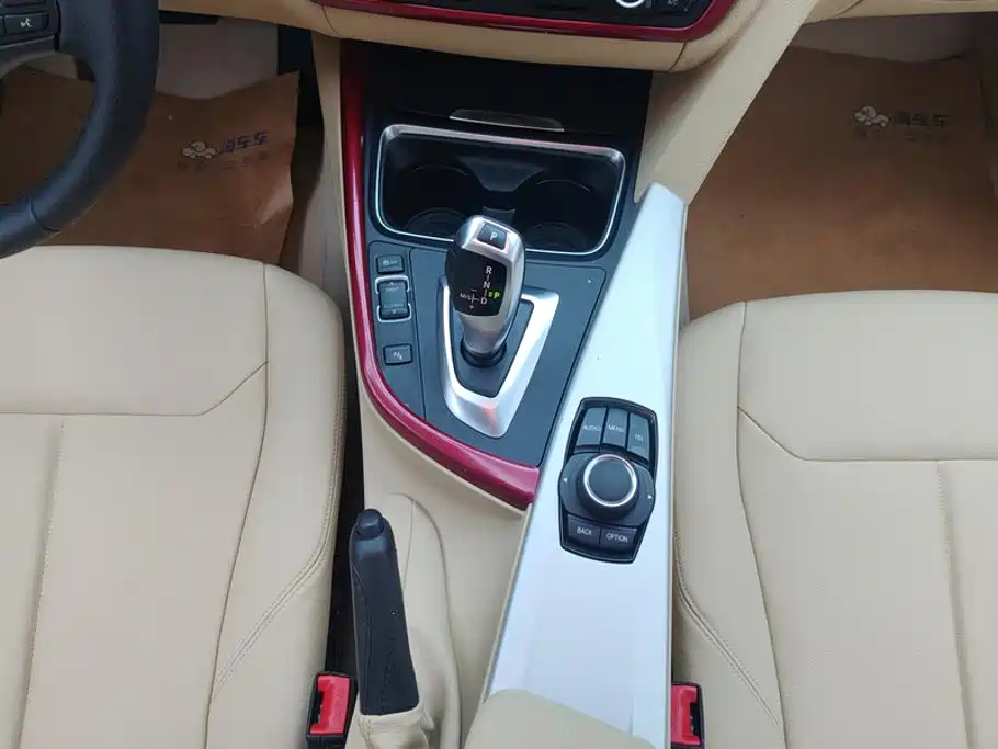 BMW 3 Series 2016 — фото 16