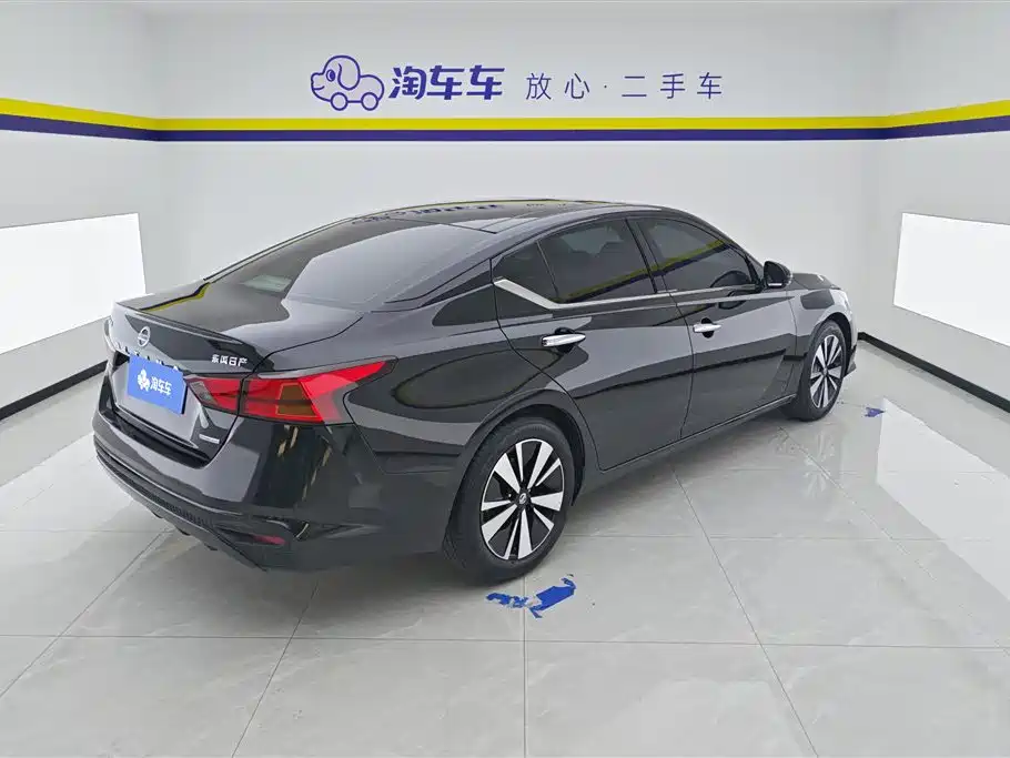 Nissan Teana 2022 — фото 3