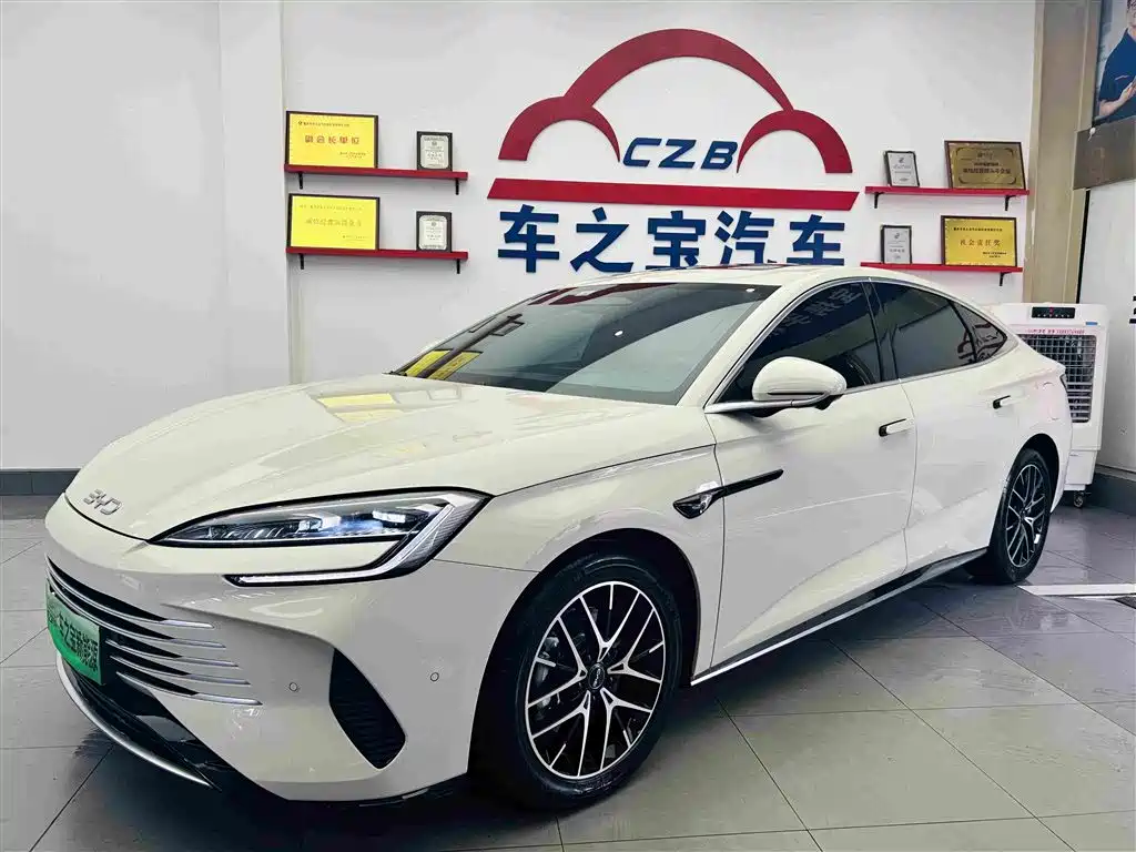 BYD Seal 07 DM-i 2025 — фото 1