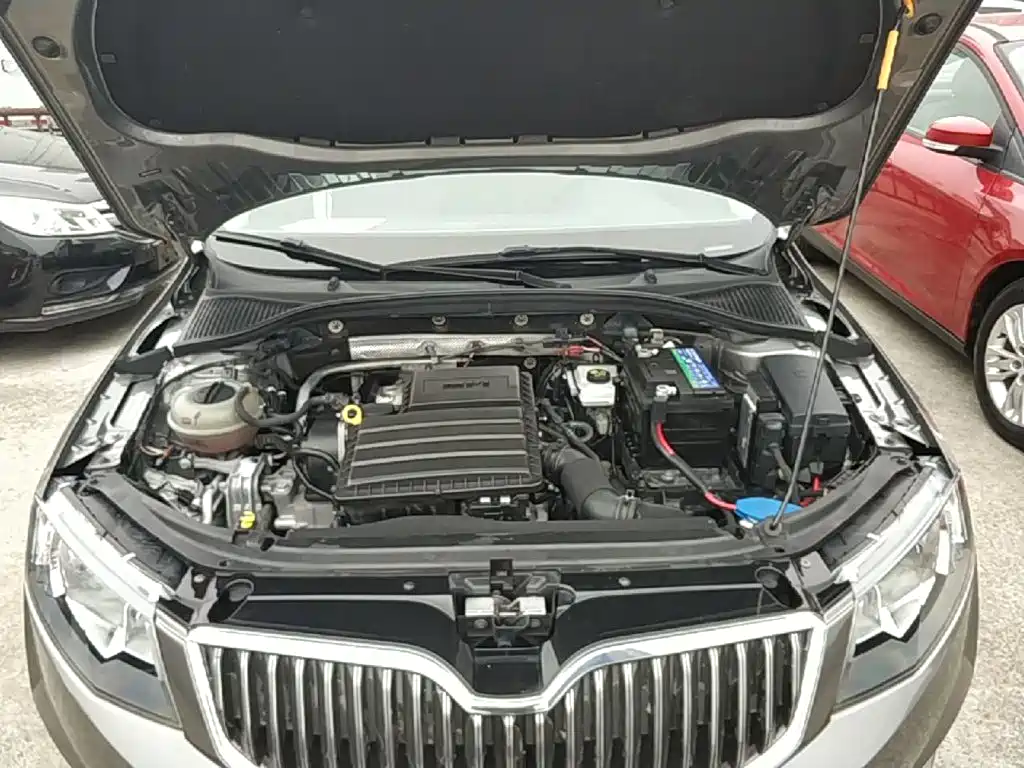 Skoda Octavia 2017 — фото 20