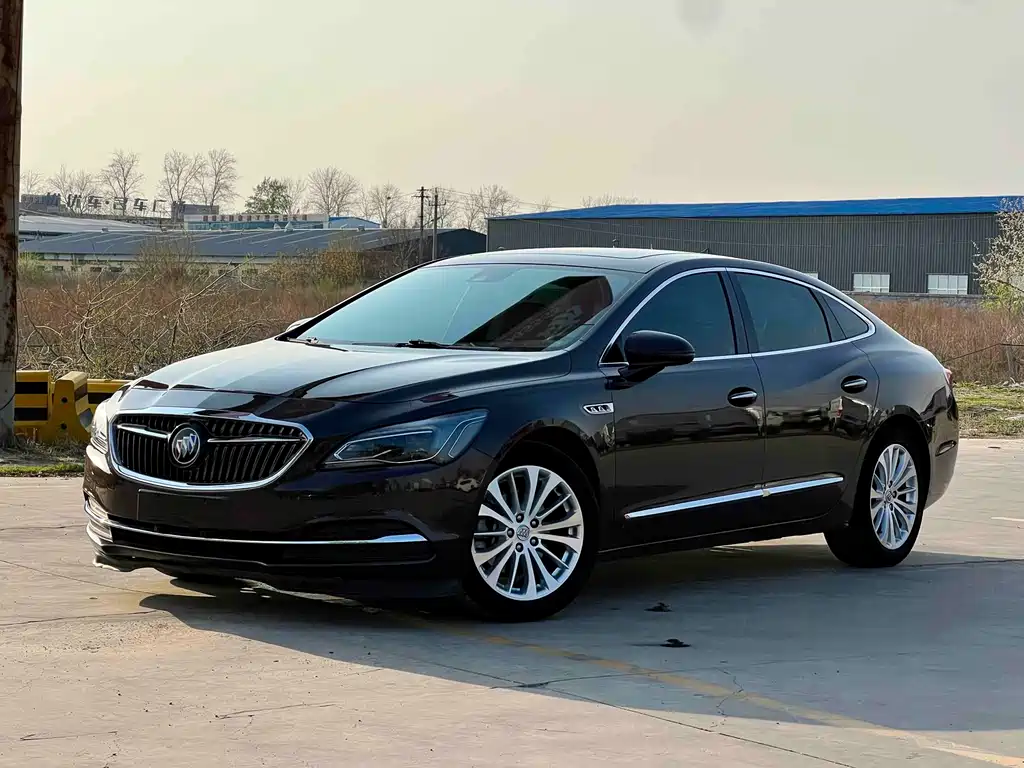 Buick LaCrosse 2017 — фото 1