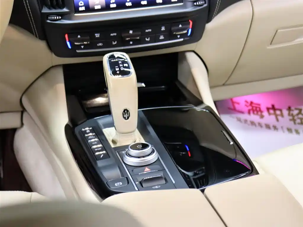 Maserati Levante 2022 — фото 12
