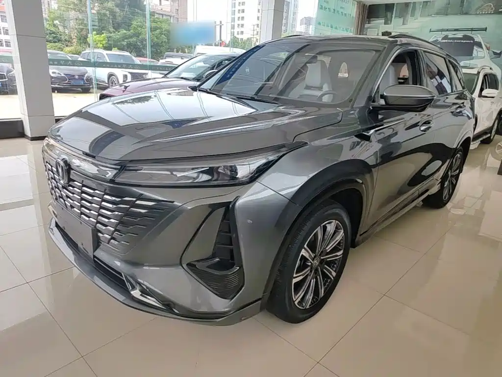 Changan CS75 PLUS 2023 — фото 1