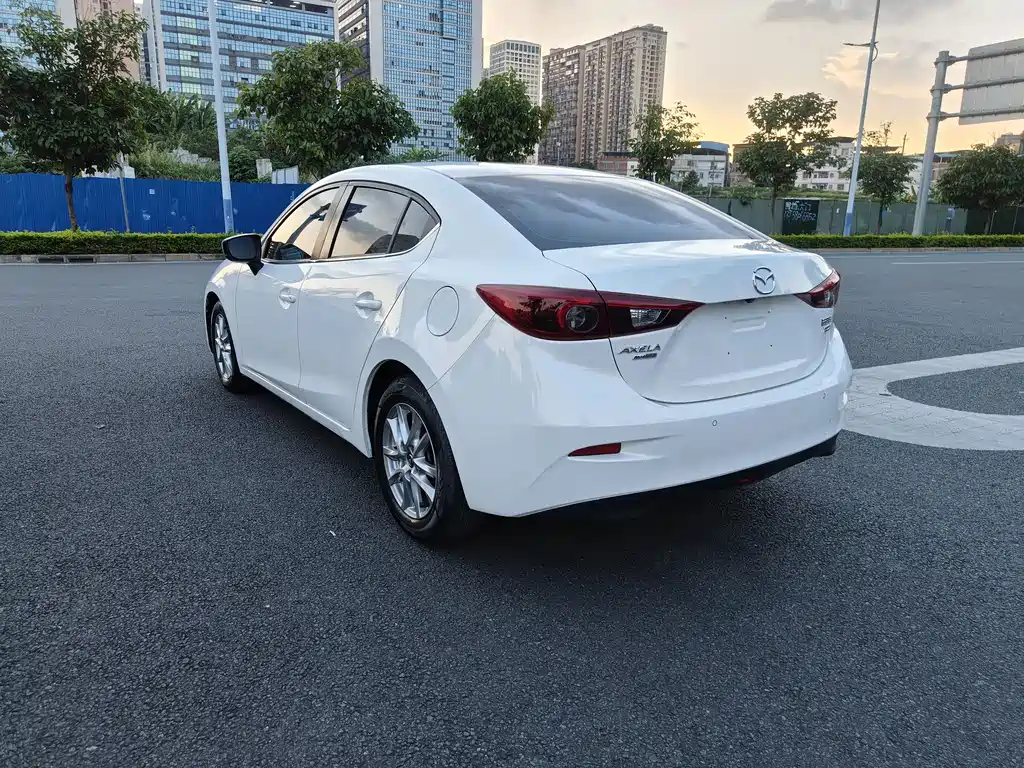 Mazda 3 Axela 2017 — фото 7