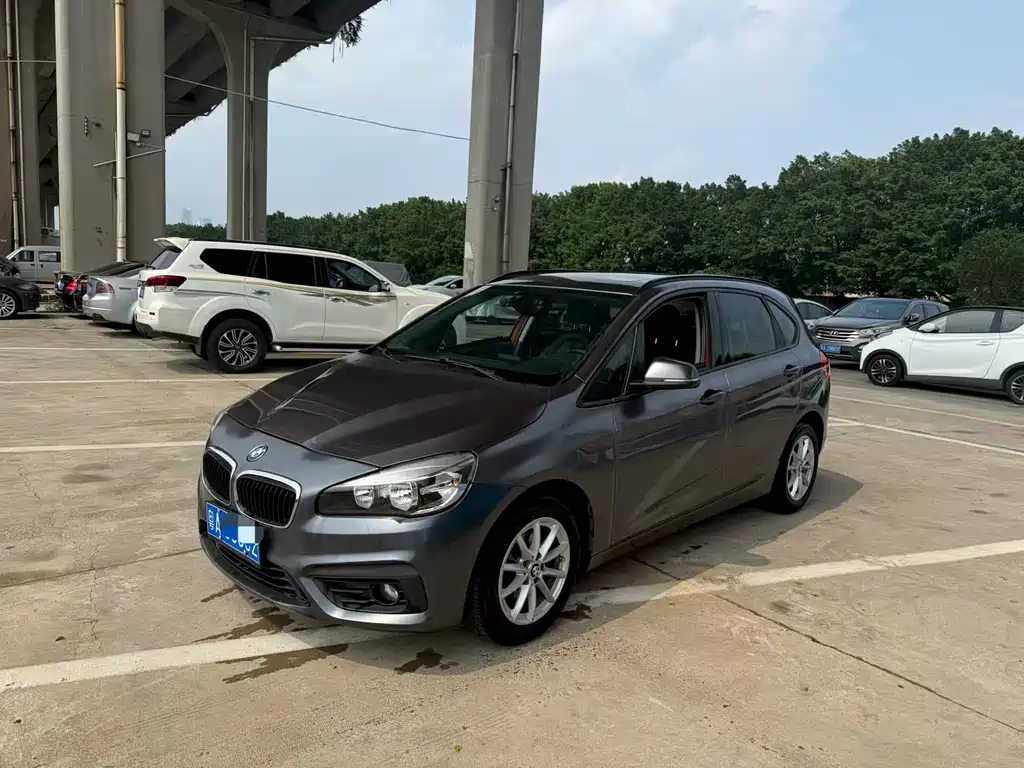BMW 2 Series Active Tourer 2017 — фото 1