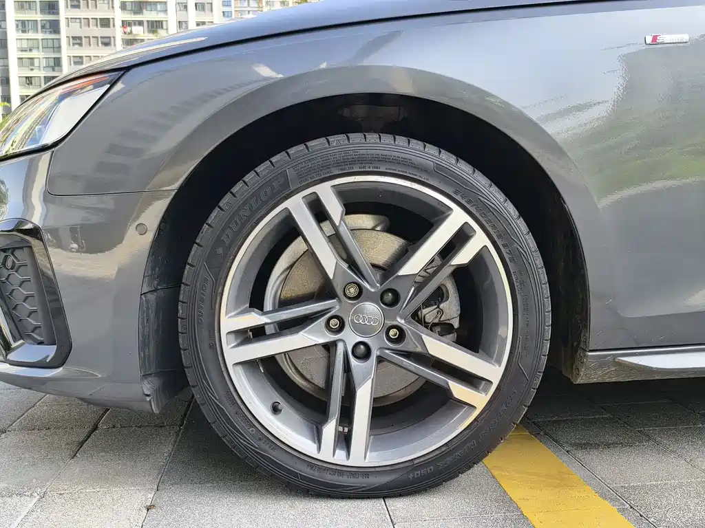 Audi A4L 2020