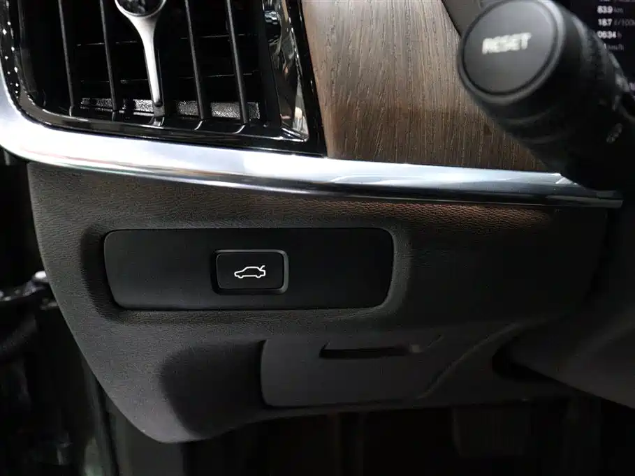 Volvo S90 2023 — фото 17