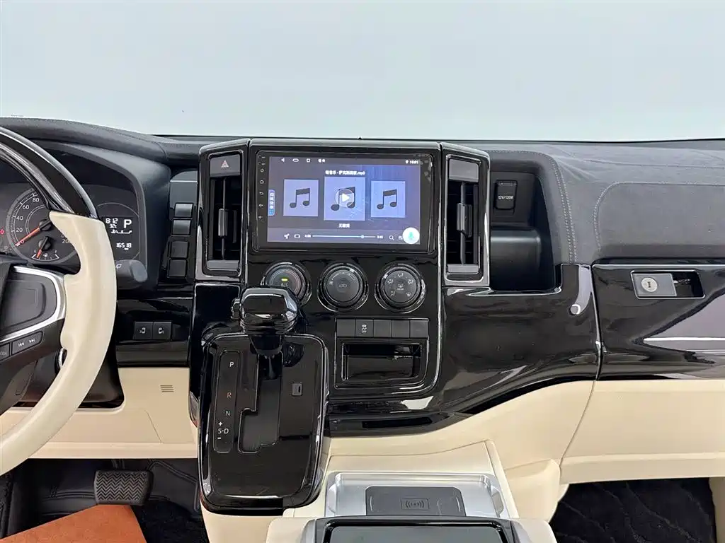Toyota Hiace 2025 — фото 26