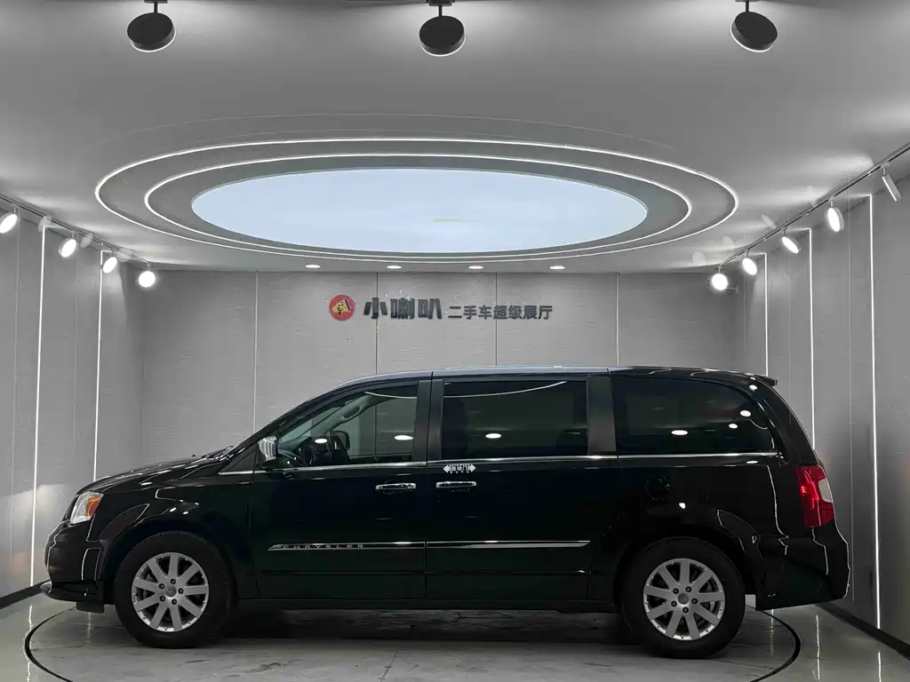 Chrysler Grand Voyager 2014 — фото 29