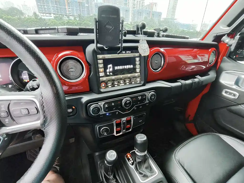 Jeep Wrangler PHEV 2023 — фото 10
