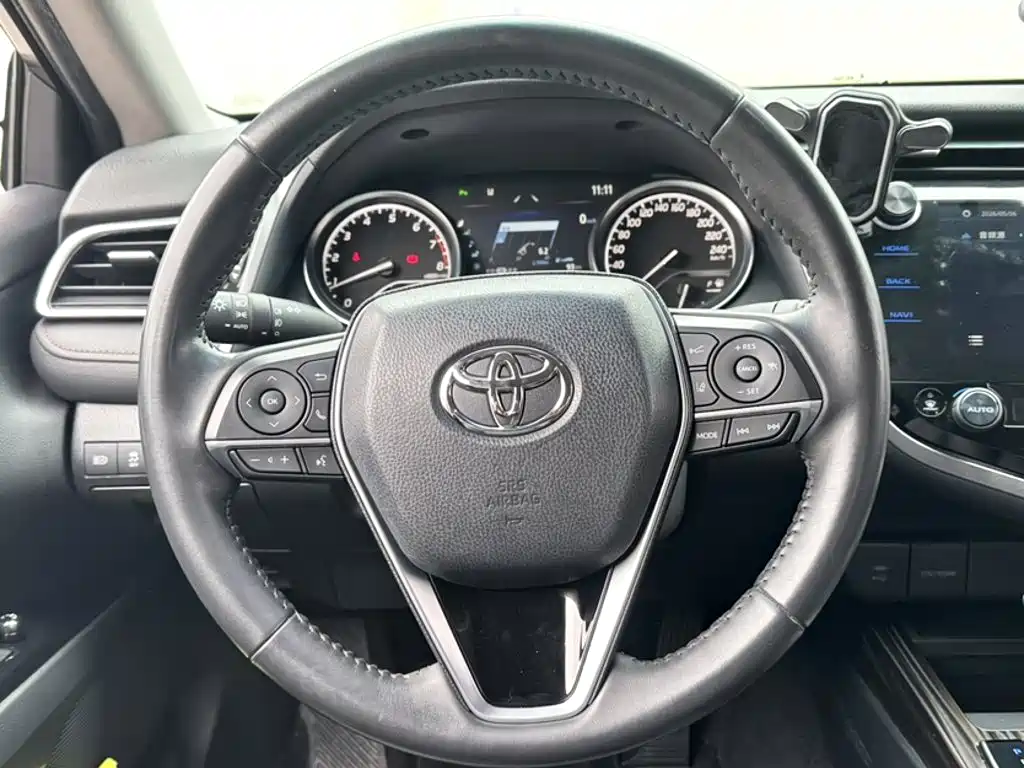 Toyota Camry 2019 — фото 3