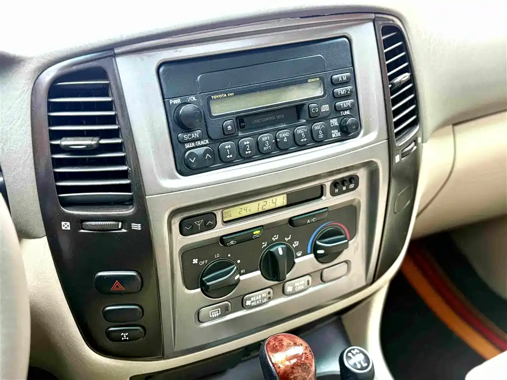 Toyota Land Cruiser 2005 — фото 11
