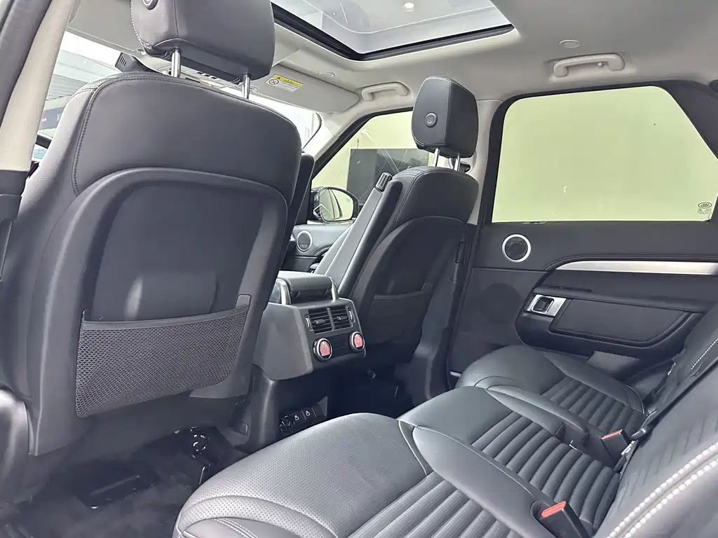 Land Rover Discovery 2022 — фото 12