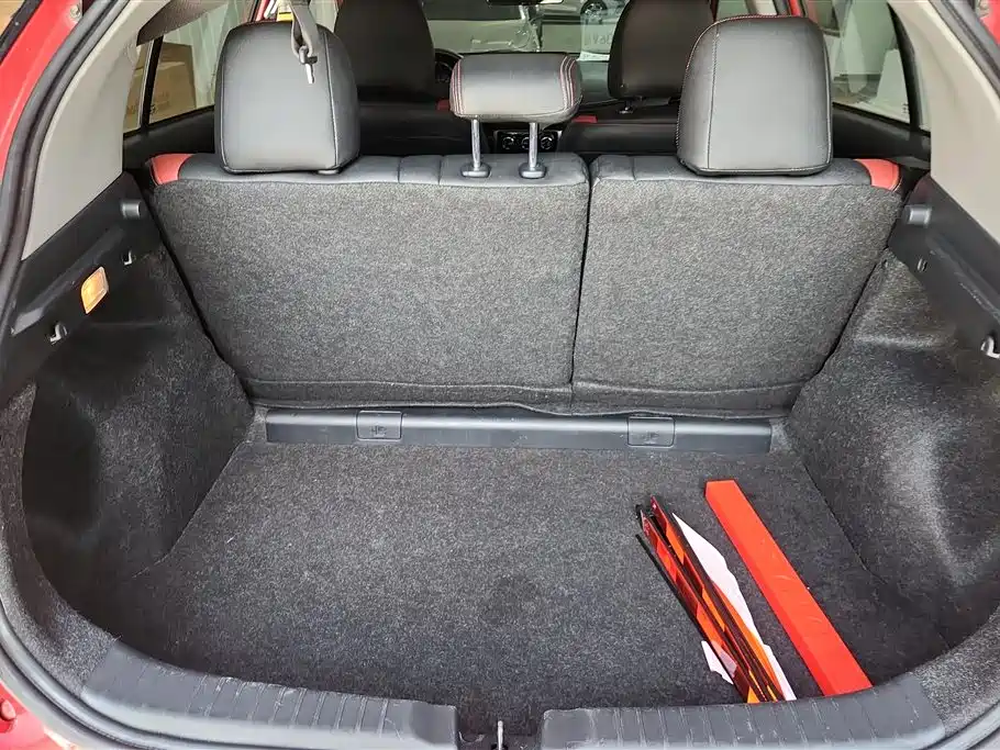 Toyota Yaris L 2017 — фото 4