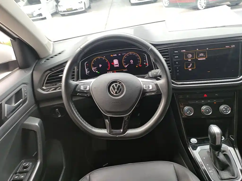 Volkswagen T-Roc 2022 — фото 11