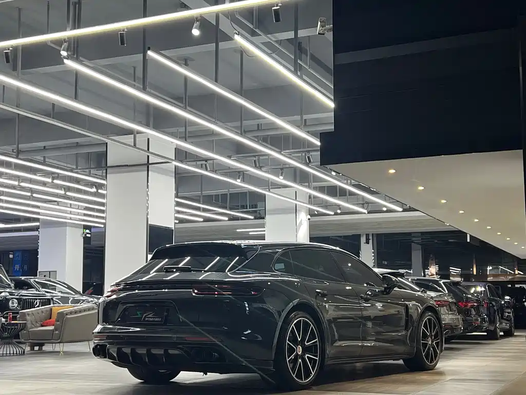 Porsche Panamera 2018 — фото 17