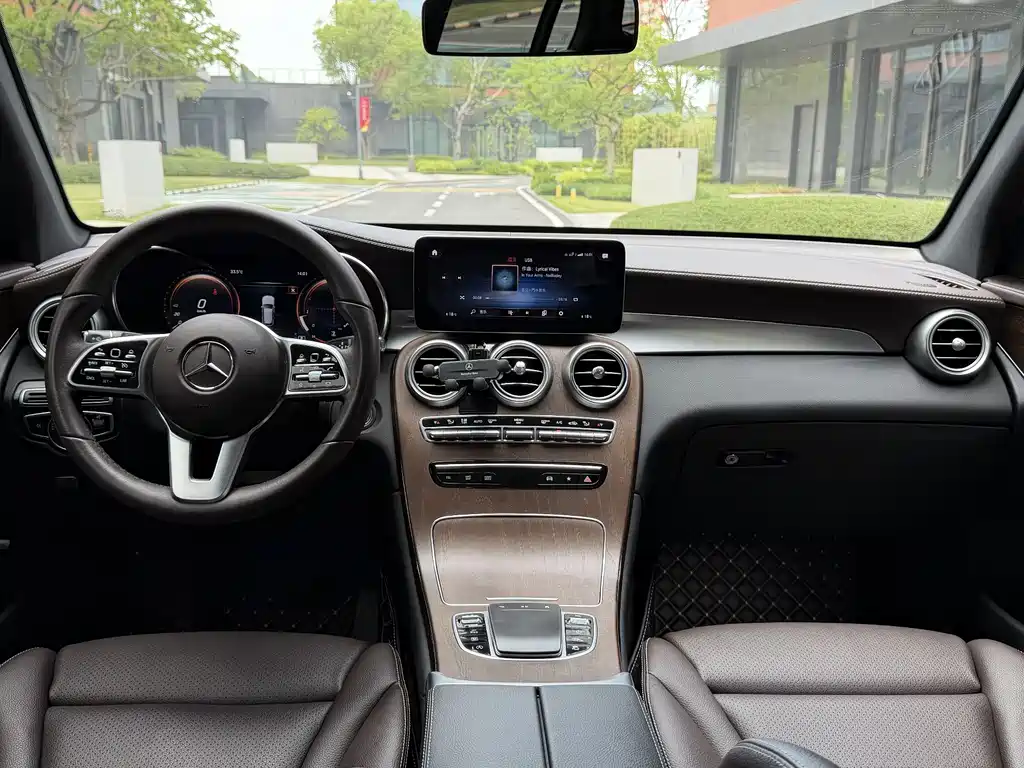 Mercedes-Benz GLC 2022 — фото 20