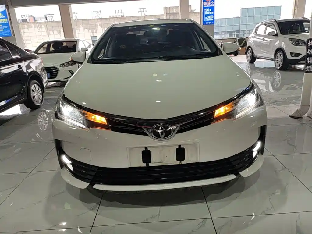 Toyota Corolla 2019 — фото 3