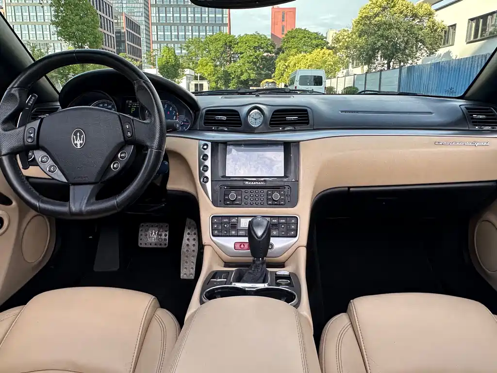 Maserati GranCabrio 2014 — фото 11