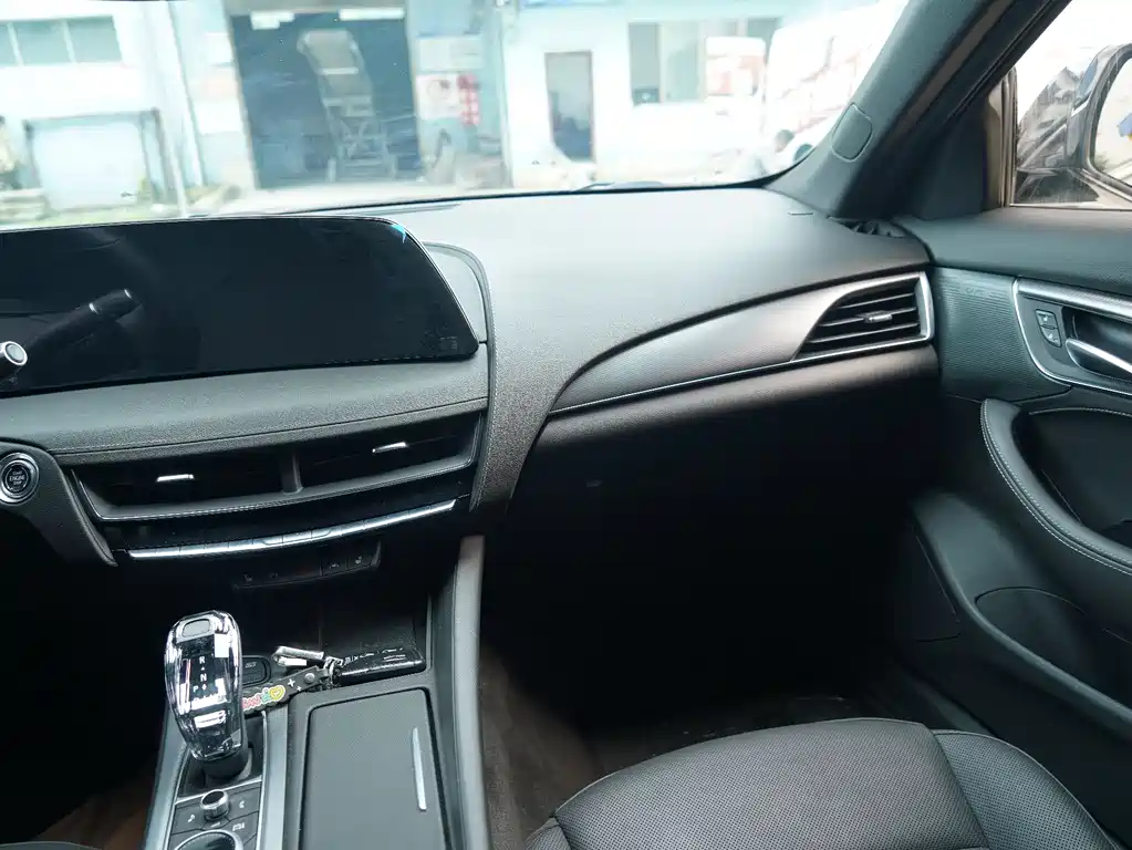 Cadillac CT5 2024 — фото 13