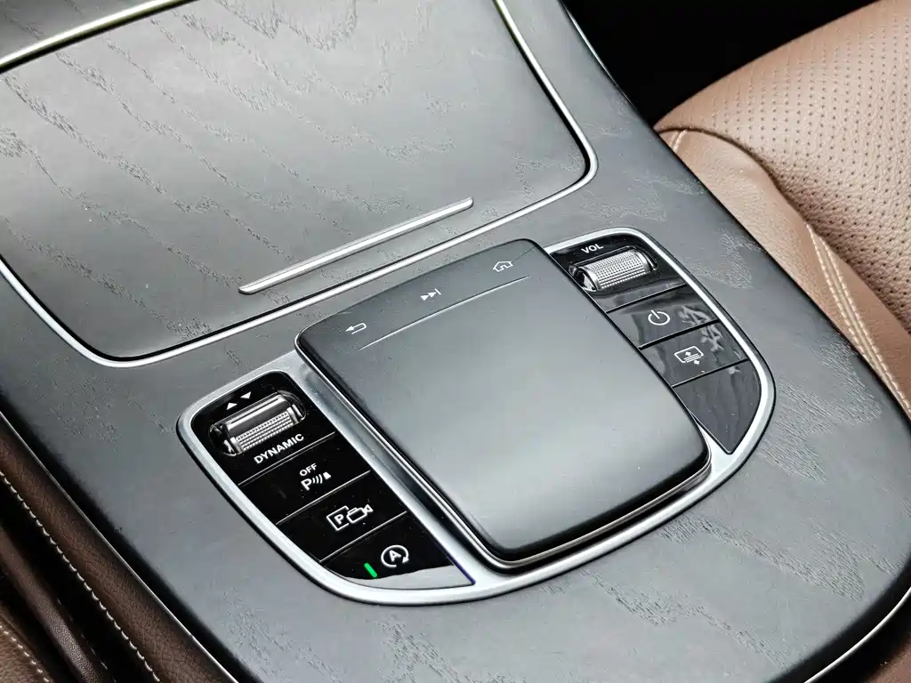 Mercedes-Benz E-Class 2019 — фото 10
