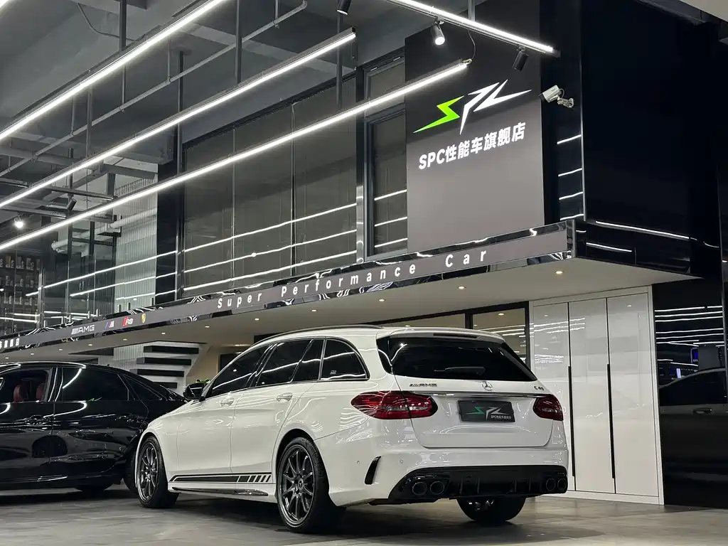 Mercedes-Benz C-Class AMG 2021 — фото 16