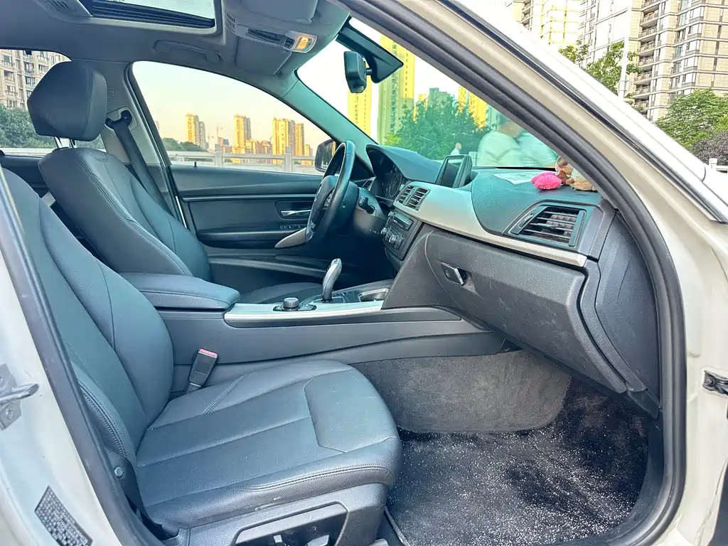 BMW 3 Series 2015 — фото 12