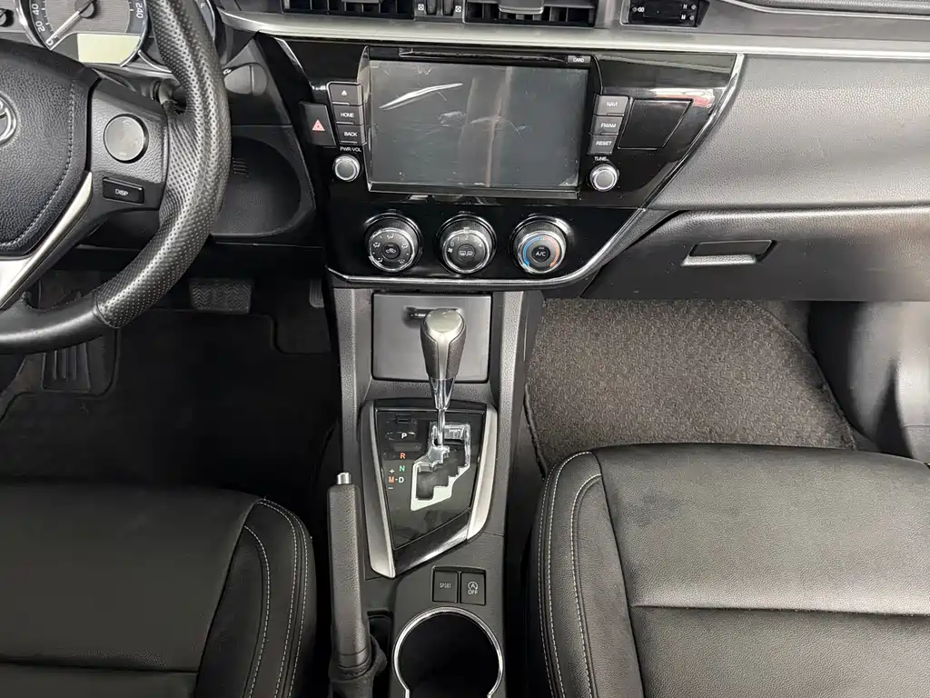 Toyota Corolla 2016 — фото 17