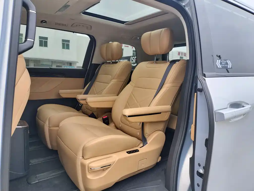 GAC Motor E8 PHEV 2024 — фото 14