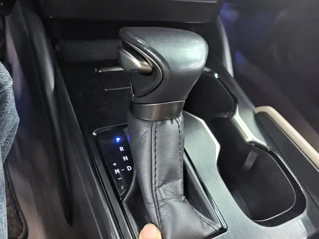 Lexus ES 2022 — фото 14