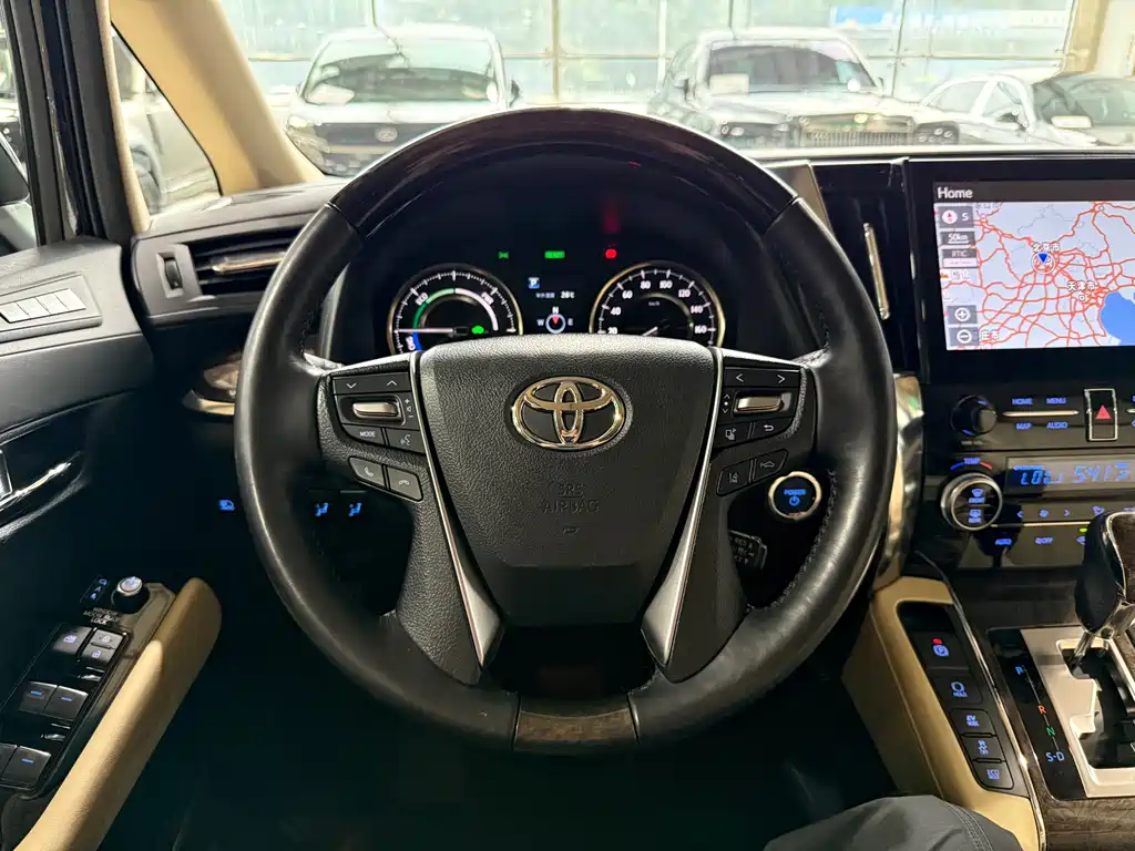Toyota Vellfire 2022 — фото 14