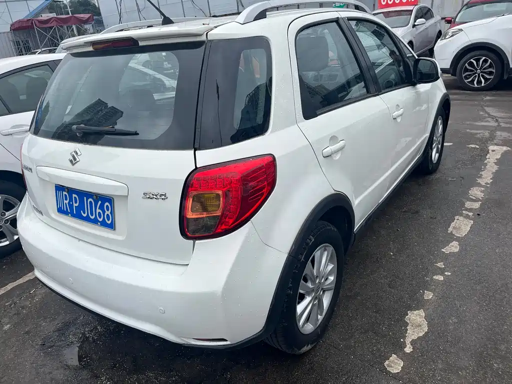 Suzuki SX4 2015 — фото 10