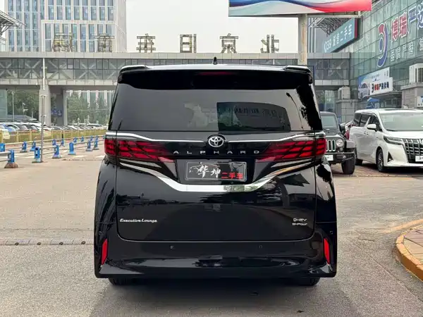 Toyota Alphard 2024