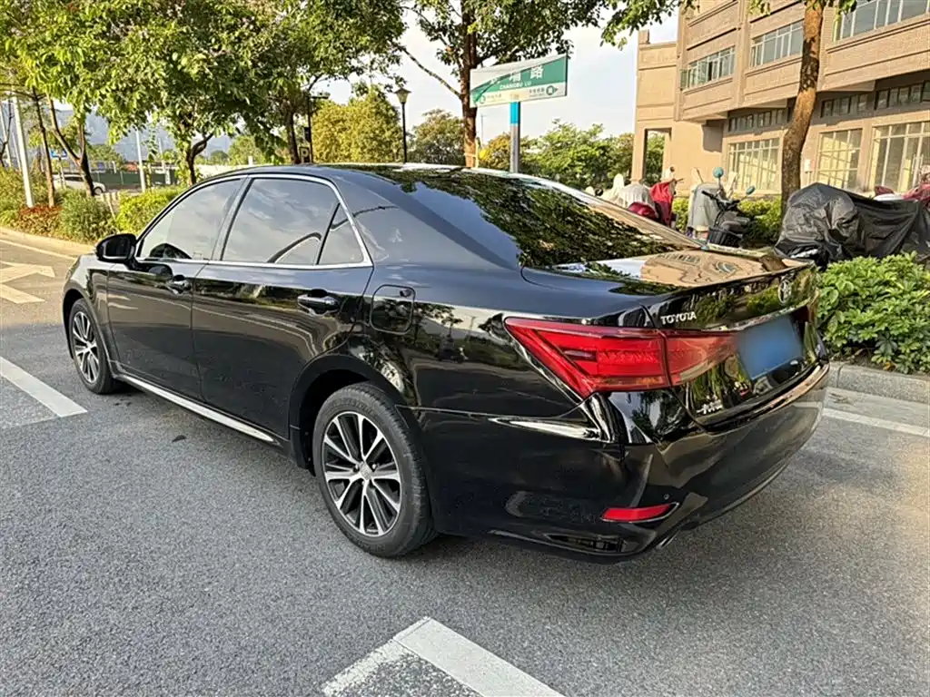 Toyota Crown 2019 — фото 6